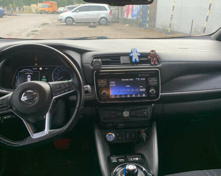 Красный Ниссан Лиф, объемом двигателя 0 л и пробегом 89 тыс. км за 12500 $, фото 10 на Automoto.ua