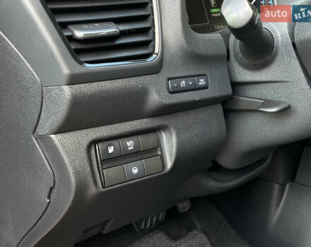 Красный Ниссан Лиф, объемом двигателя 0 л и пробегом 117 тыс. км за 12000 $, фото 8 на Automoto.ua