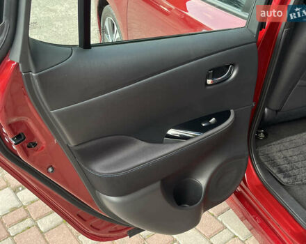 Красный Ниссан Лиф, объемом двигателя 0 л и пробегом 117 тыс. км за 12000 $, фото 11 на Automoto.ua