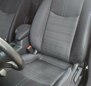 Красный Ниссан Лиф, объемом двигателя 0 л и пробегом 130 тыс. км за 10950 $, фото 27 на Automoto.ua