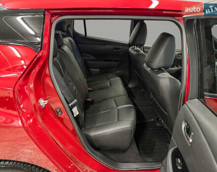 Красный Ниссан Лиф, объемом двигателя 0 л и пробегом 25 тыс. км за 8500 $, фото 21 на Automoto.ua