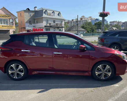 Красный Ниссан Лиф, объемом двигателя 0 л и пробегом 79 тыс. км за 13200 $, фото 6 на Automoto.ua