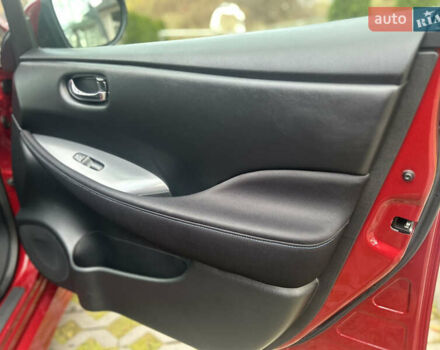 Красный Ниссан Лиф, объемом двигателя 0 л и пробегом 62 тыс. км за 11990 $, фото 8 на Automoto.ua