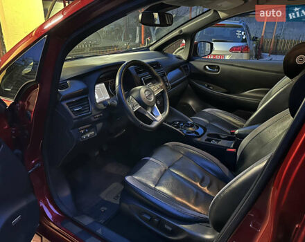 Красный Ниссан Лиф, объемом двигателя 0 л и пробегом 134 тыс. км за 12500 $, фото 13 на Automoto.ua