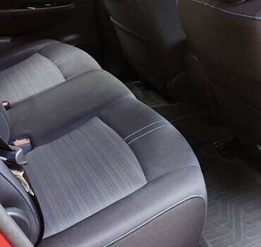 Красный Ниссан Лиф, объемом двигателя 0 л и пробегом 130 тыс. км за 10950 $, фото 20 на Automoto.ua