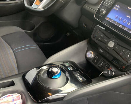 Красный Ниссан Лиф, объемом двигателя 0 л и пробегом 89 тыс. км за 12500 $, фото 13 на Automoto.ua