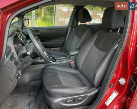 Красный Ниссан Лиф, объемом двигателя 0 л и пробегом 117 тыс. км за 12000 $, фото 7 на Automoto.ua