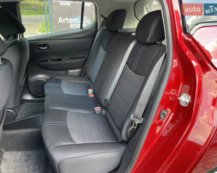 Красный Ниссан Лиф, объемом двигателя 0 л и пробегом 117 тыс. км за 12000 $, фото 13 на Automoto.ua