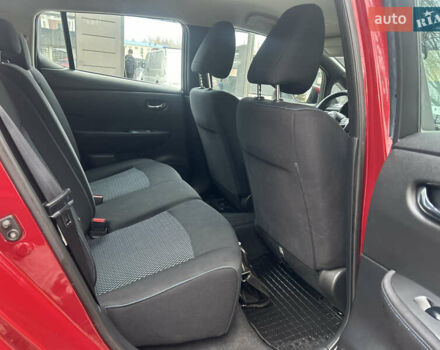 Красный Ниссан Лиф, объемом двигателя 0 л и пробегом 62 тыс. км за 11990 $, фото 10 на Automoto.ua