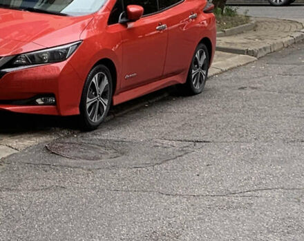 Красный Ниссан Лиф, объемом двигателя 0 л и пробегом 89 тыс. км за 12500 $, фото 5 на Automoto.ua