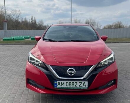 Красный Ниссан Лиф, объемом двигателя 0 л и пробегом 135 тыс. км за 13000 $, фото 1 на Automoto.ua