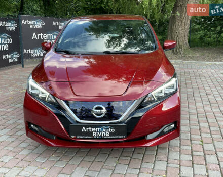 Красный Ниссан Лиф, объемом двигателя 0 л и пробегом 117 тыс. км за 12000 $, фото 19 на Automoto.ua