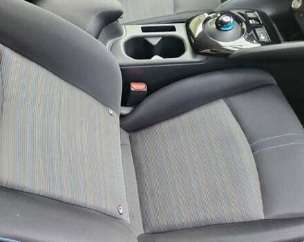 Красный Ниссан Лиф, объемом двигателя 0 л и пробегом 130 тыс. км за 10950 $, фото 16 на Automoto.ua