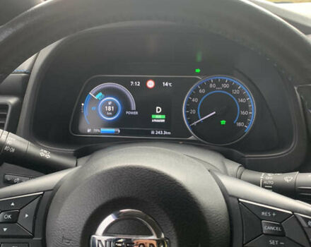 Красный Ниссан Лиф, объемом двигателя 0 л и пробегом 89 тыс. км за 12500 $, фото 18 на Automoto.ua