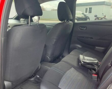 Красный Ниссан Лиф, объемом двигателя 0 л и пробегом 135 тыс. км за 13000 $, фото 6 на Automoto.ua