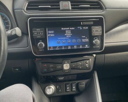 Красный Ниссан Лиф, объемом двигателя 0 л и пробегом 135 тыс. км за 13000 $, фото 5 на Automoto.ua