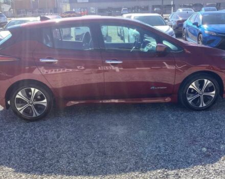 Красный Ниссан Лиф, объемом двигателя 0 л и пробегом 31 тыс. км за 13000 $, фото 3 на Automoto.ua