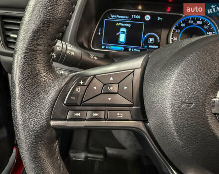 Красный Ниссан Лиф, объемом двигателя 0 л и пробегом 25 тыс. км за 8500 $, фото 11 на Automoto.ua