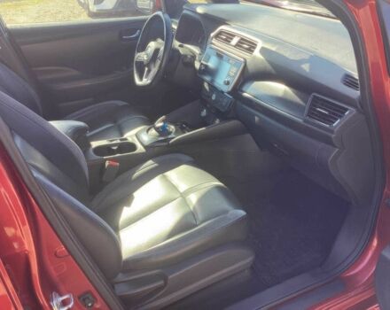 Красный Ниссан Лиф, объемом двигателя 0 л и пробегом 31 тыс. км за 13000 $, фото 7 на Automoto.ua