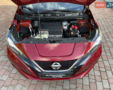 Красный Ниссан Лиф, объемом двигателя 0 л и пробегом 117 тыс. км за 12000 $, фото 23 на Automoto.ua