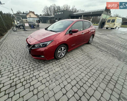 Красный Ниссан Лиф, объемом двигателя 0 л и пробегом 95 тыс. км за 11700 $, фото 19 на Automoto.ua