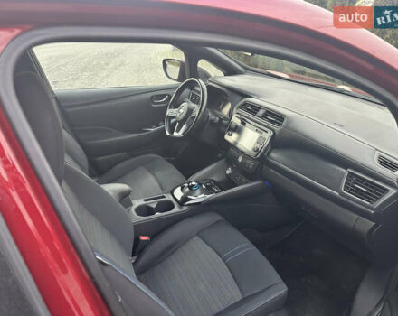 Красный Ниссан Лиф, объемом двигателя 0 л и пробегом 95 тыс. км за 11700 $, фото 12 на Automoto.ua