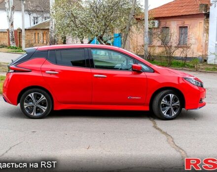 Красный Ниссан Лиф, объемом двигателя 0 л и пробегом 112 тыс. км за 15800 $, фото 3 на Automoto.ua