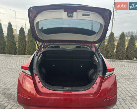 Красный Ниссан Лиф, объемом двигателя 0 л и пробегом 95 тыс. км за 11700 $, фото 14 на Automoto.ua