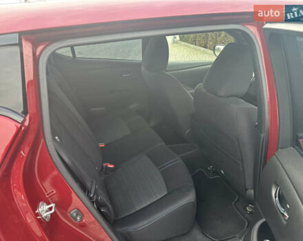 Красный Ниссан Лиф, объемом двигателя 0 л и пробегом 95 тыс. км за 11700 $, фото 13 на Automoto.ua