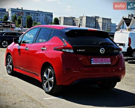 Красный Ниссан Лиф, объемом двигателя 0 л и пробегом 93 тыс. км за 15300 $, фото 3 на Automoto.ua