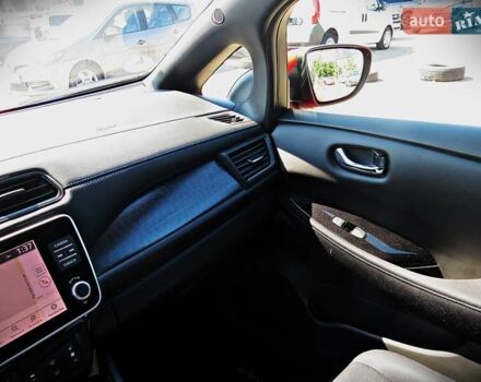 Красный Ниссан Лиф, объемом двигателя 0 л и пробегом 93 тыс. км за 15300 $, фото 13 на Automoto.ua