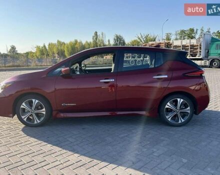 Красный Ниссан Лиф, объемом двигателя 0 л и пробегом 100 тыс. км за 12500 $, фото 4 на Automoto.ua