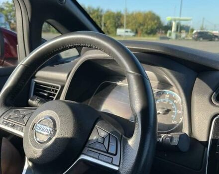 Красный Ниссан Лиф, объемом двигателя 0 л и пробегом 100 тыс. км за 12500 $, фото 10 на Automoto.ua