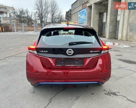 Красный Ниссан Лиф, объемом двигателя 0 л и пробегом 37 тыс. км за 14000 $, фото 2 на Automoto.ua