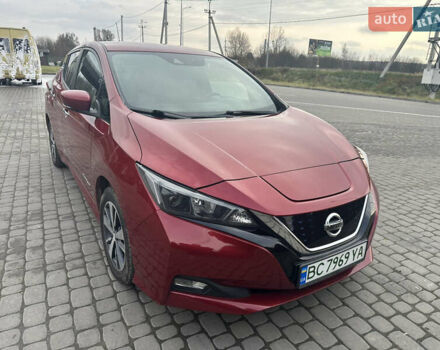 Красный Ниссан Лиф, объемом двигателя 0 л и пробегом 95 тыс. км за 11700 $, фото 3 на Automoto.ua