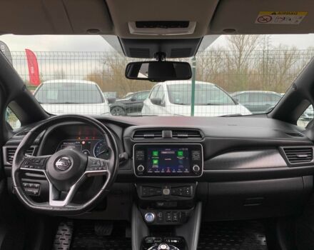 Красный Ниссан Лиф, объемом двигателя 0 л и пробегом 81 тыс. км за 14199 $, фото 23 на Automoto.ua