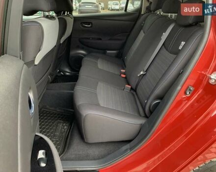 Красный Ниссан Лиф, объемом двигателя 0 л и пробегом 81 тыс. км за 14199 $, фото 29 на Automoto.ua