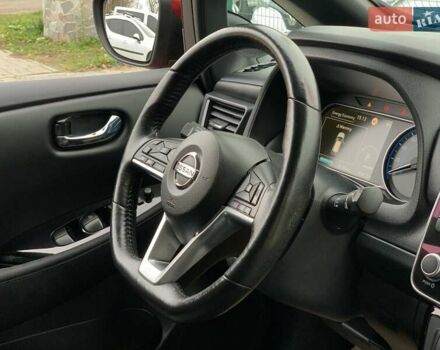 Красный Ниссан Лиф, объемом двигателя 0 л и пробегом 81 тыс. км за 14199 $, фото 37 на Automoto.ua