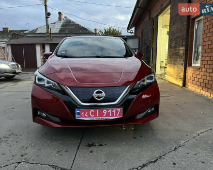 Красный Ниссан Лиф, объемом двигателя 0 л и пробегом 63 тыс. км за 14150 $, фото 1 на Automoto.ua