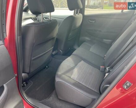 Красный Ниссан Лиф, объемом двигателя 0 л и пробегом 100 тыс. км за 12300 $, фото 8 на Automoto.ua