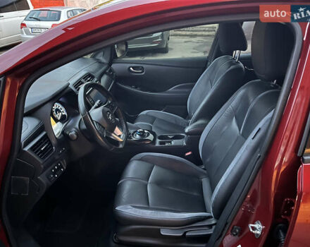 Красный Ниссан Лиф, объемом двигателя 0 л и пробегом 63 тыс. км за 14150 $, фото 12 на Automoto.ua