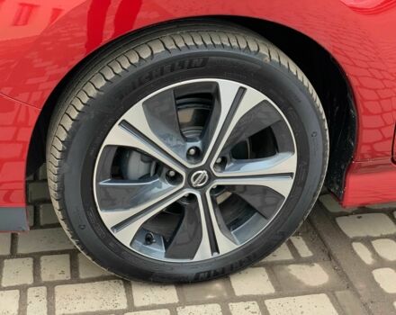 Красный Ниссан Лиф, объемом двигателя 0 л и пробегом 81 тыс. км за 14199 $, фото 4 на Automoto.ua