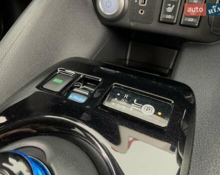 Красный Ниссан Лиф, объемом двигателя 0 л и пробегом 81 тыс. км за 14199 $, фото 39 на Automoto.ua