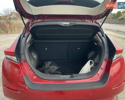 Красный Ниссан Лиф, объемом двигателя 0 л и пробегом 100 тыс. км за 12300 $, фото 10 на Automoto.ua