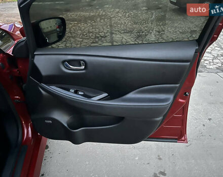 Красный Ниссан Лиф, объемом двигателя 0 л и пробегом 63 тыс. км за 14150 $, фото 20 на Automoto.ua