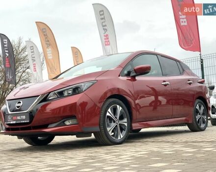 Красный Ниссан Лиф, объемом двигателя 0 л и пробегом 81 тыс. км за 14199 $, фото 1 на Automoto.ua