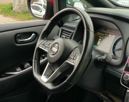 Красный Ниссан Лиф, объемом двигателя 0 л и пробегом 81 тыс. км за 14199 $, фото 16 на Automoto.ua