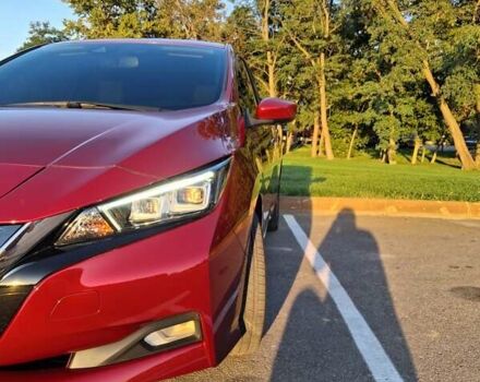 Красный Ниссан Лиф, объемом двигателя 0 л и пробегом 54 тыс. км за 15000 $, фото 6 на Automoto.ua