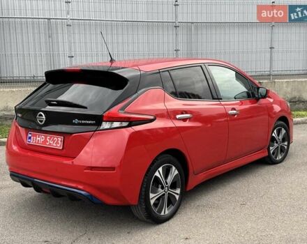 Красный Ниссан Лиф, объемом двигателя 0 л и пробегом 120 тыс. км за 14900 $, фото 4 на Automoto.ua