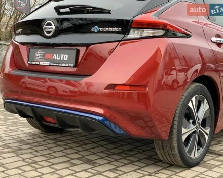 Красный Ниссан Лиф, объемом двигателя 0 л и пробегом 81 тыс. км за 14199 $, фото 22 на Automoto.ua